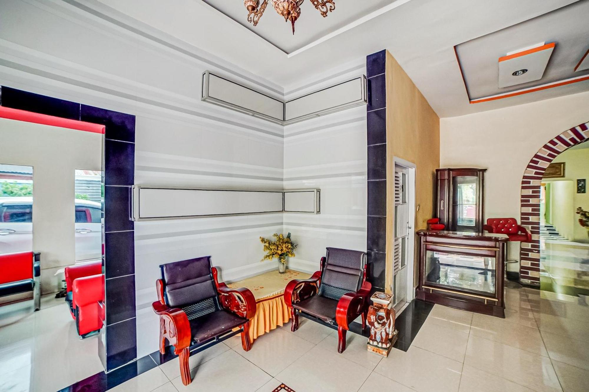 فندق Oyo 90980 Al Karim Syariah Tanjungbalai المظهر الخارجي الصورة